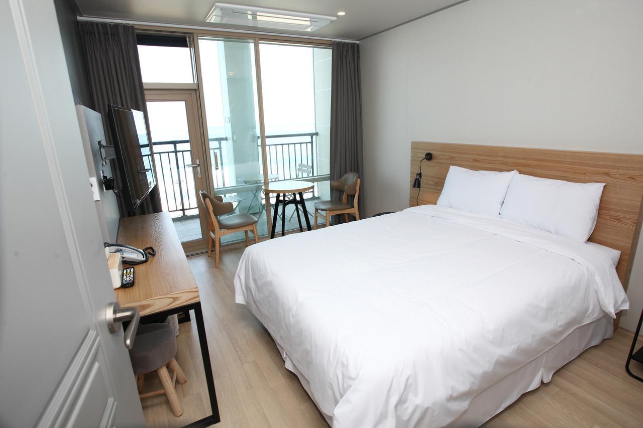 Hotel R Gangneung Ruang foto