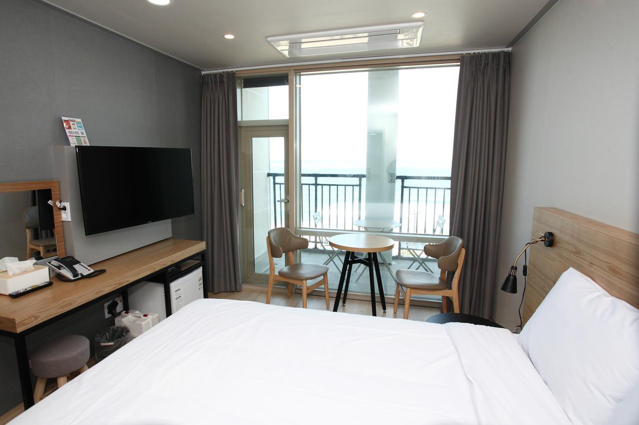 Hotel R Gangneung Ruang foto