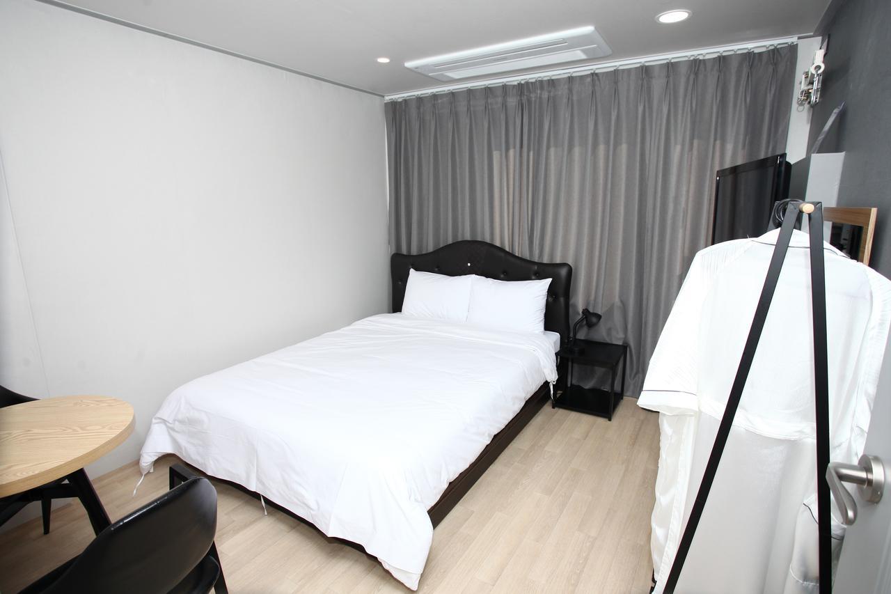 Hotel R Gangneung Ruang foto