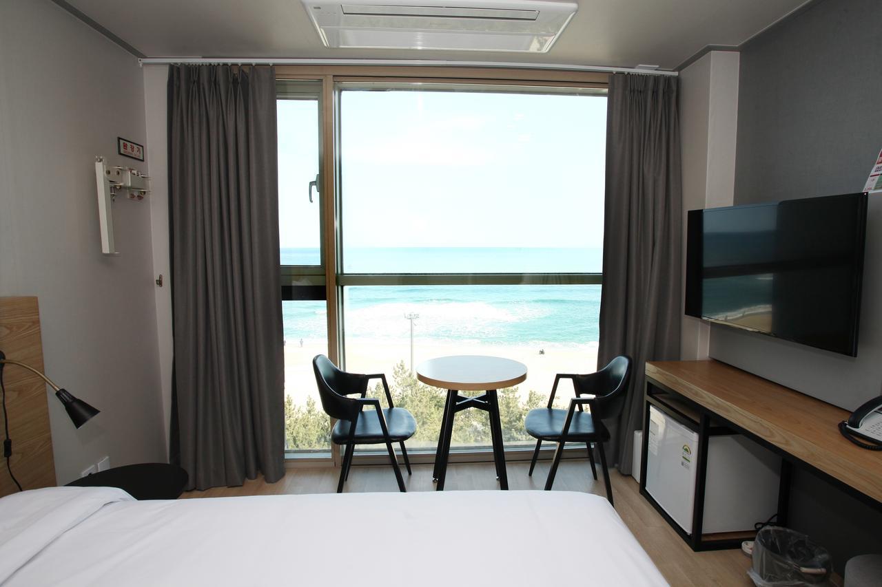 Hotel R Gangneung Ruang foto