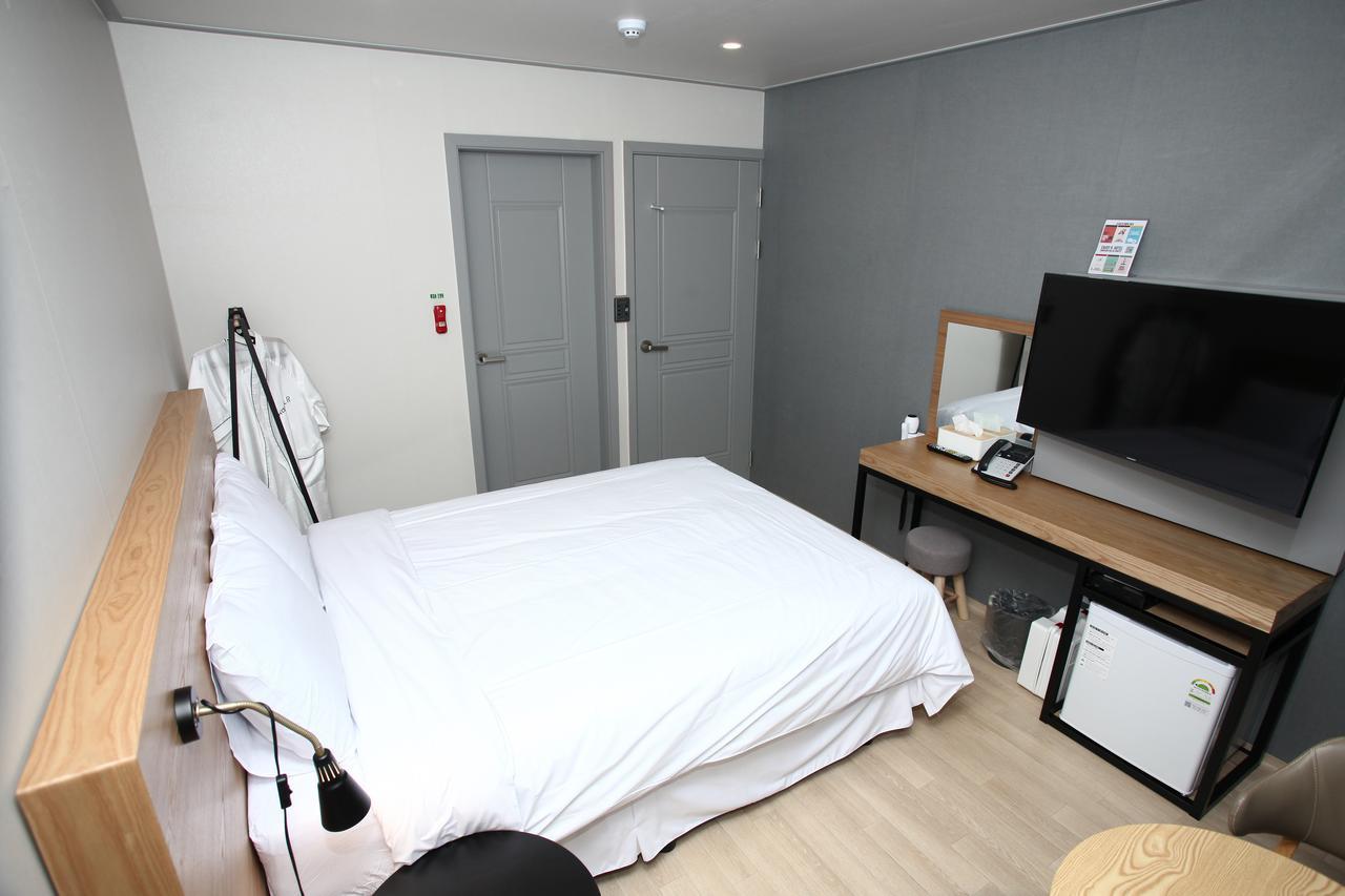 Hotel R Gangneung Ruang foto