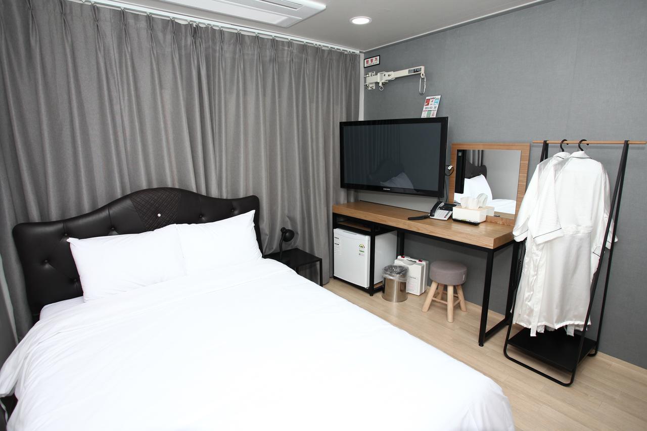 Hotel R Gangneung Ruang foto